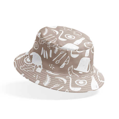 Patrón decorativo de utensilios de cocina en blanco sobre fondo marrón claro. bucket hat mockup