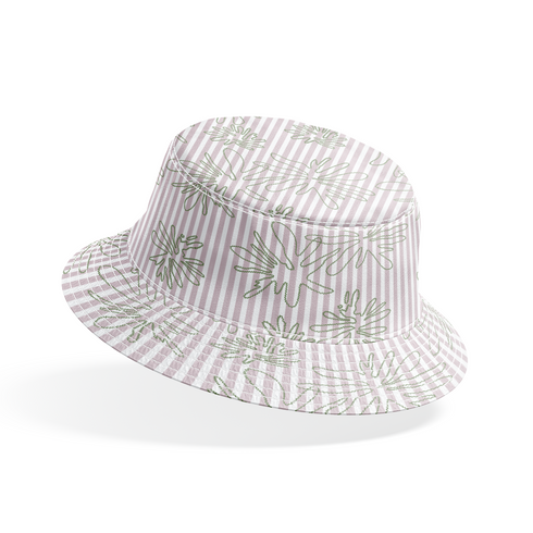 Patrón de líneas rosado pálido con flores estilizadas beige sobre fondo rayado vertical bucket hat mockup