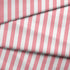 Tres franjas verticales anchas en rosado claro sobre fondo blanco