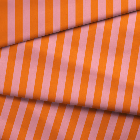 Franjas verticales en naranja y rosado sobre fondo claro