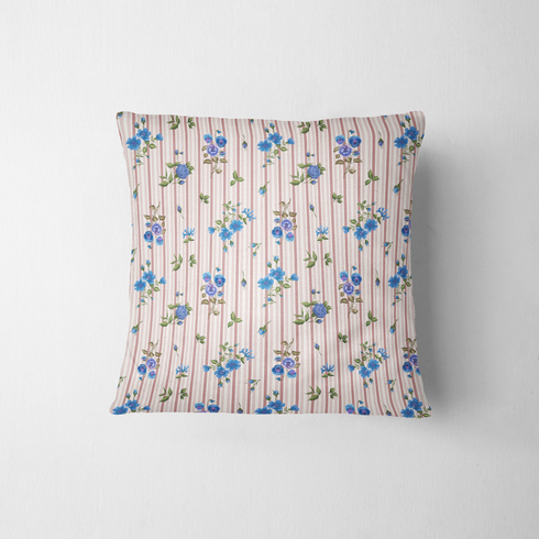 Patrón floral con rosas azules sobre fondo de rayas rosadas y blancas verticales delicadas fabric pillow mockup