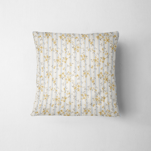 Patrón floral delicado con flores amarillas y hojas grises sobre rayas verticales en fondo crema fabric pillow mockup