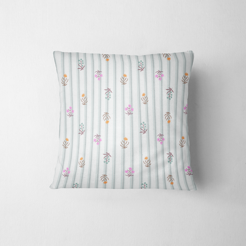 Patrón de rayas verticales gris con pequeños motivos florales en rosado, naranja y verde agua dispersos fabric pillow mockup