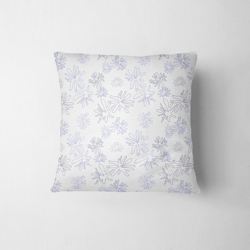 Patrón de flores estilizadas en líneas moradas sobre fondo blanco, diseño floral minimalista y delicado fabric pillow mockup