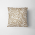 Estampado de rayas onduladas estilo cebra en café y crema fabric pillow mockup