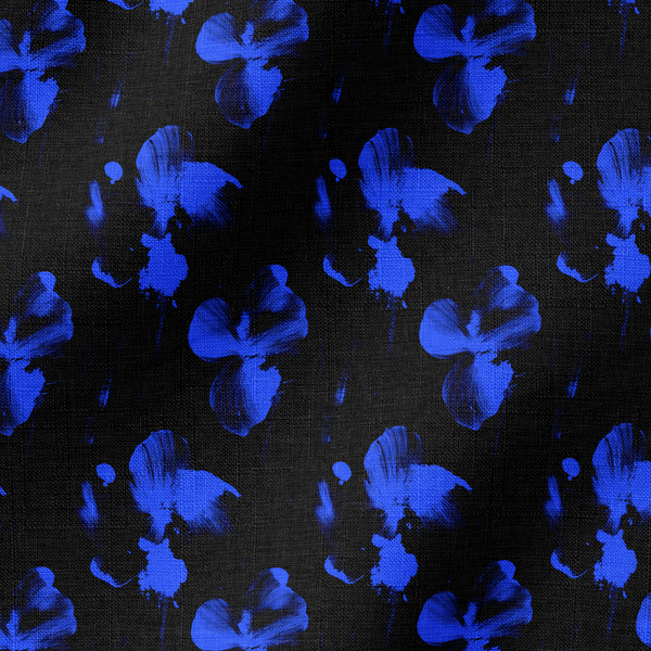 Patrón abstracto de manchas azules brillantes sobre fondo negro, semejante a pinceladas líquidas en movimiento fabric ripple mockup