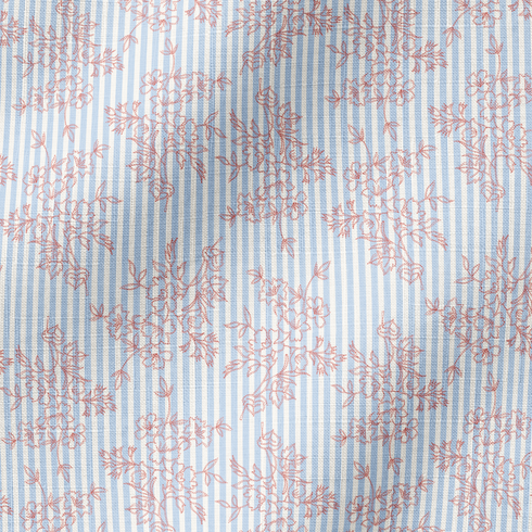 Patrón de rayas verticales azul cielo con delicadas flores rosado pálido dispersas fabric ripple mockup