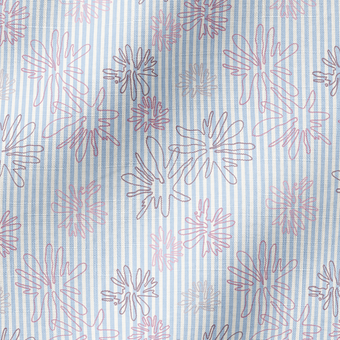 Patrón de flores rosadas sobre rayas azules y blancas verticales, diseño floral delicado y fresco fabric ripple mockup