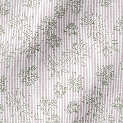 Patrón de líneas rosado pálido con flores estilizadas beige sobre fondo rayado vertical fabric ripple mockup