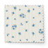 Patrón de flores azules pequeñas sobre fondo de rayas beige y blanco, estilo delicado y fresco fabric swatch mockup