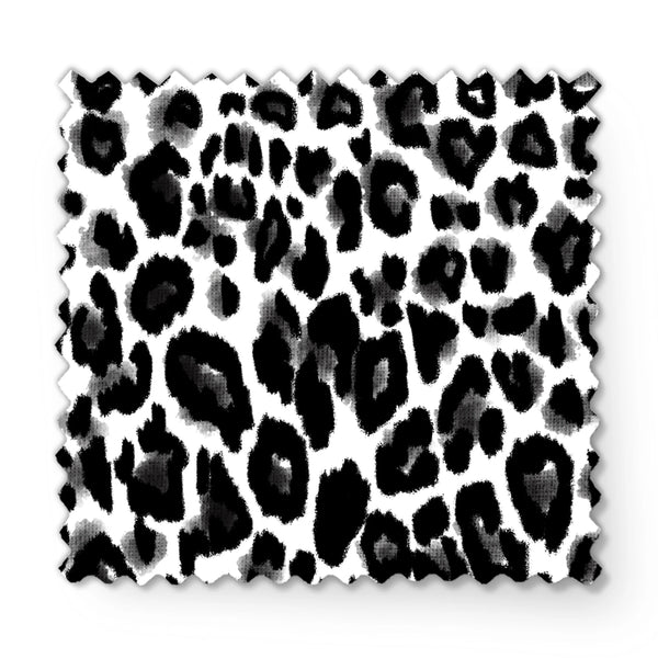 Patrón de leopardo negro sobre fondo blanco con manchas irregulares distribuidas verticalmente fabric swatch mockup