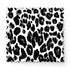 Patrón de leopardo negro sobre fondo blanco con manchas irregulares distribuidas verticalmente fabric swatch mockup