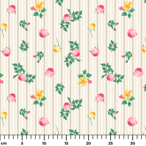 Patrón floral con rosas rosadas y amarillas sobre fondo de rayas beige y crema con hojas verdes ruler cm