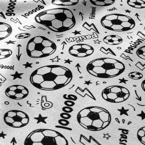 Patrón negro y blanco de fútbol con balones, estrellas, rayos y palabras de gol deportivas sutex blanket detail new