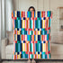 Franjas verticales multicolor vibrantes en bloques geométricos con tonos naranja, azul, verde, rosado, amarillo y café