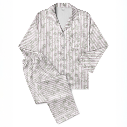 Patrón de líneas rosado pálido con flores estilizadas beige sobre fondo rayado vertical sutex pajamas fullview mockup