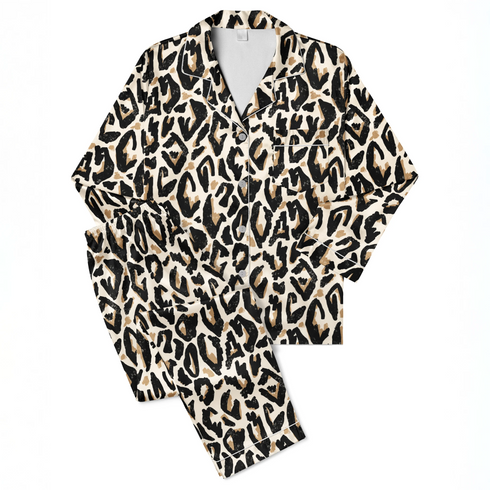 Estampado abstracto negro y dorado con formas orgánicas irregulares sobre fondo crema sutex pajamas fullview mockup