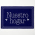 Texto blanco "Nuestro hogar" con flechas decorativas sobre fondo azul marino con marco doble sutex rug 2x3 overhead white