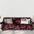 Patrón floral con flores de color rosa oscuro/burdeos sobre fondo negro, estilo artístico sutex sofa mockup