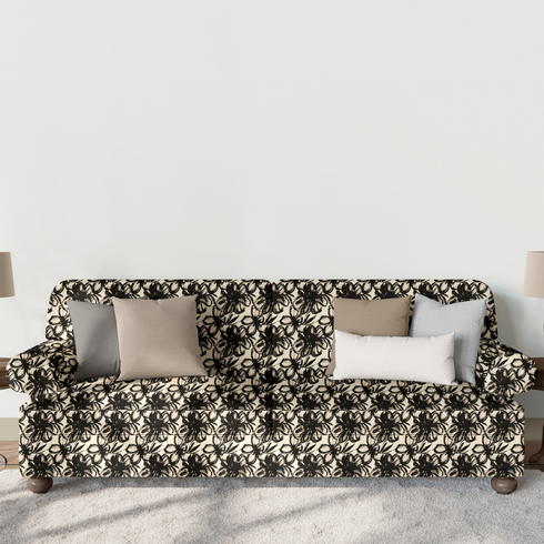Patrón floral artístico en blanco y negro con flores grandes de trazos expresivos y hojas estilizadas. sutex sofa mockup