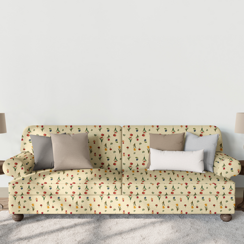 Patrón botánico con flores rojas, azules, amarillas y tulipanes sobre fondo beige claro sutex sofa mockup