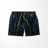 Patrón floral de elegantes lirios azul-púrpura con tallos verdes sobre fondo negro. sutex swimtrunks