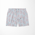 Patrón de rayas verticales azul cielo con delicadas flores rosado pálido dispersas sutex swimtrunks