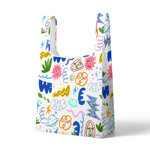 Coloridos dibujos doodle infantiles con formas abstractas, espirales, estrellas y líneas onduladas en azul, amarillo, rosa y verde. sutex tote mockup