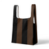 Patrón de rayas verticales alternando negro y café en diseño repetitivo sutex tote mockup
