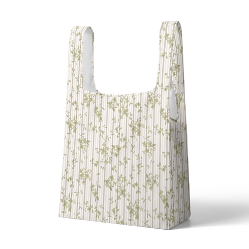 Patrón delicado de ramas verdes sobre rayas verticales beige y crema con estilo botánico suave sutex tote mockup