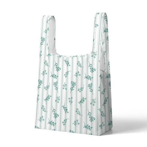 Patrón decorativo con rayas verticales y motivos florales de ramas verdes sobre fondo blanco sutex tote mockup