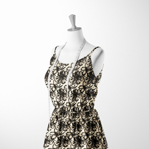 Patrón floral artístico en blanco y negro con flores grandes de trazos expresivos y hojas estilizadas. sutex woven dress form mockup