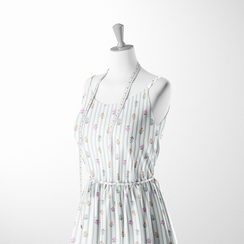 Patrón de rayas verticales gris con pequeños motivos florales en rosado, naranja y verde agua dispersos sutex woven dress form mockup