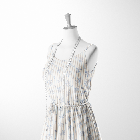 Patrón de rayas verticales con motivos florales delicados en tonos azules sobre fondo crema sutex woven dress form mockup