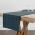Estampado animal print de leopardo en negro sobre fondo azul petróleo table runner mockup